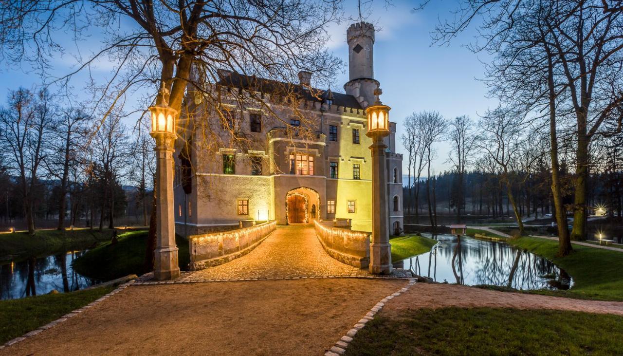 Zamek Karpniki Schloss Fischbach Ломніца Екстер'єр фото