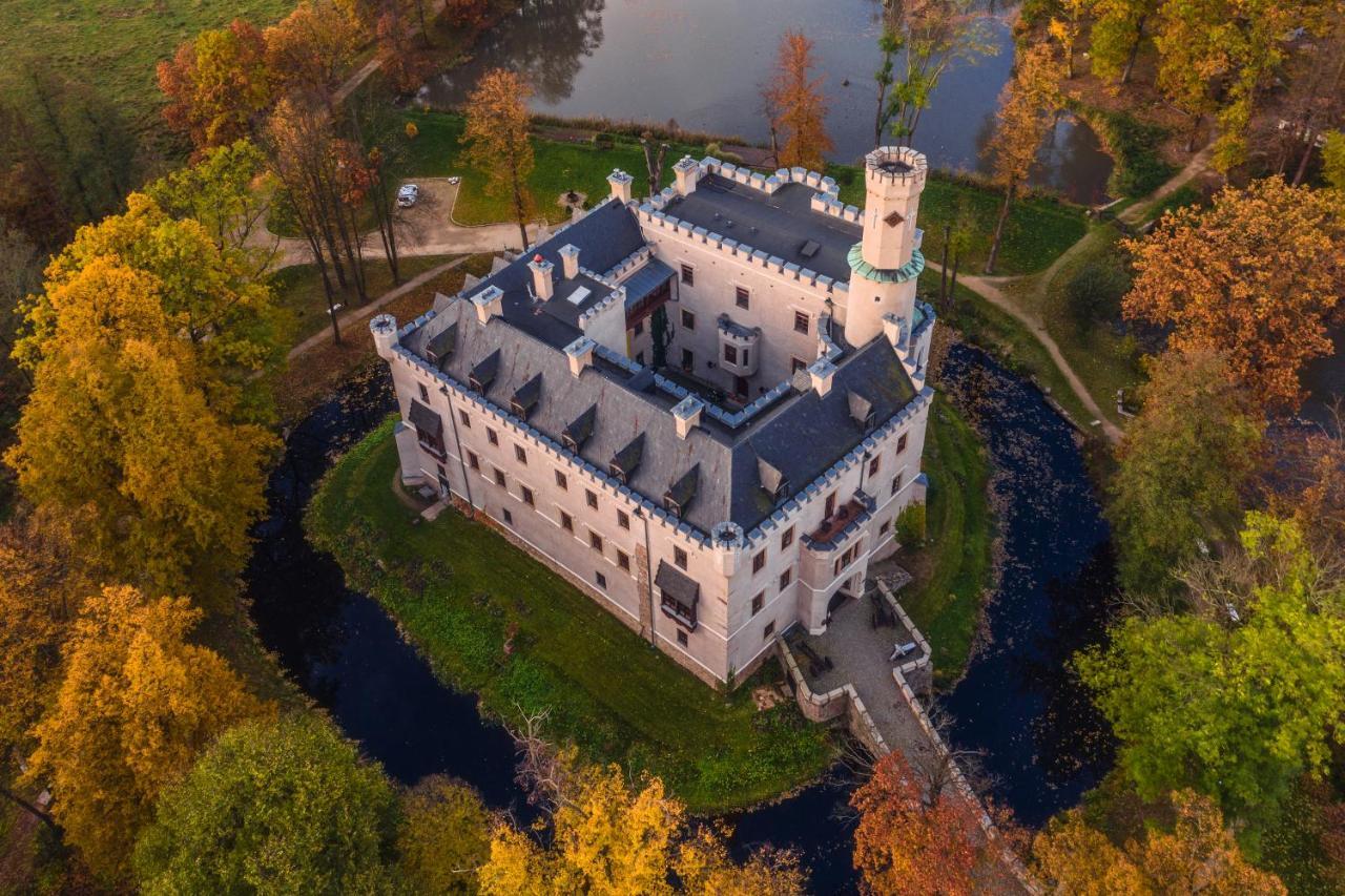 Zamek Karpniki Schloss Fischbach Ломніца Екстер'єр фото